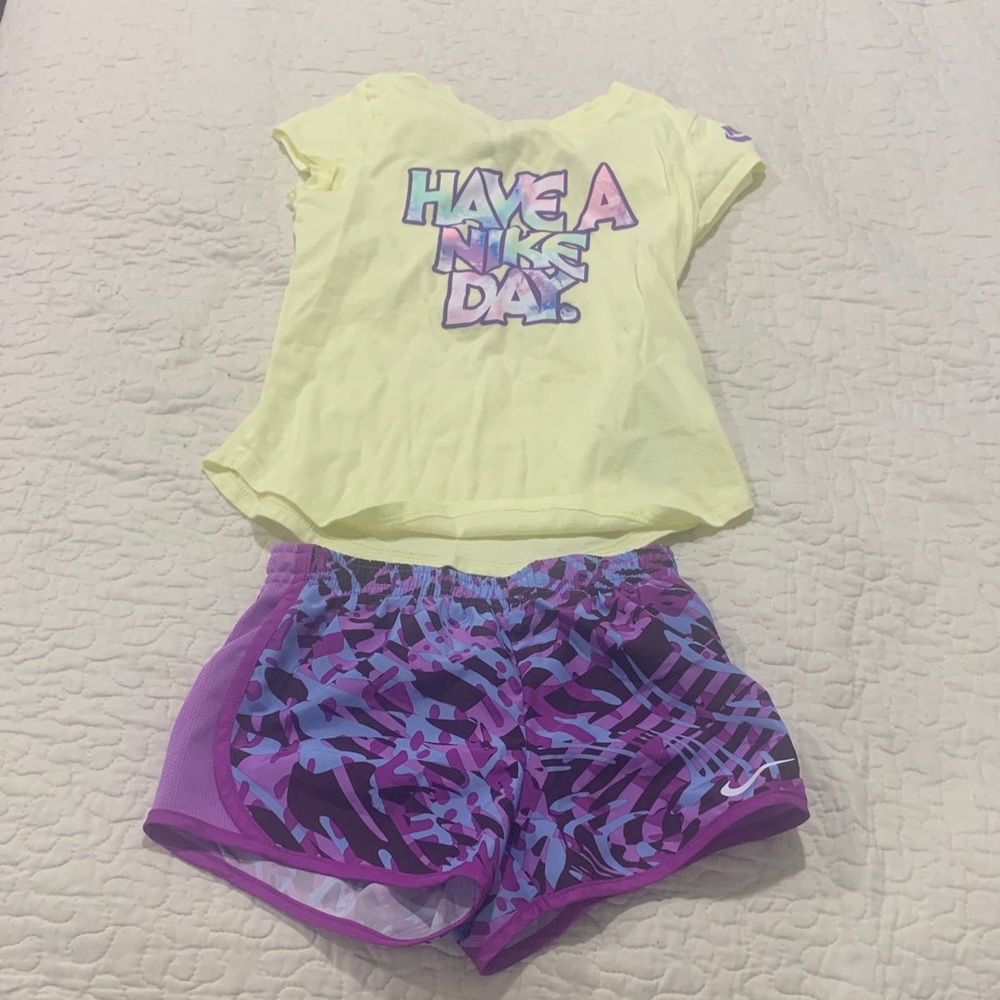 Nike set for girls. Shirt size 6-7 shorts 5-6